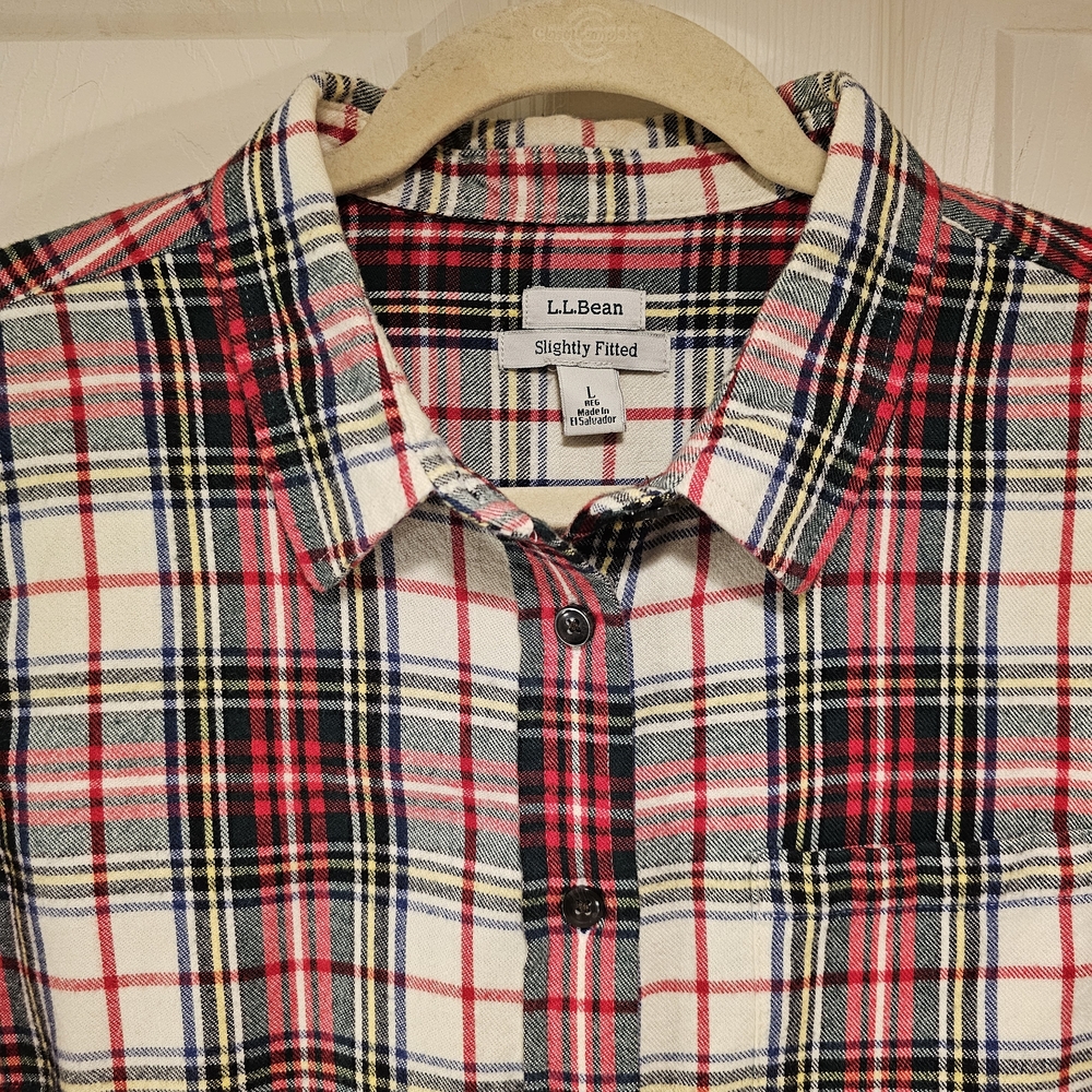 L.L. Bean Women's LargeRed and Black Plaid Button Down Shirt Vintage